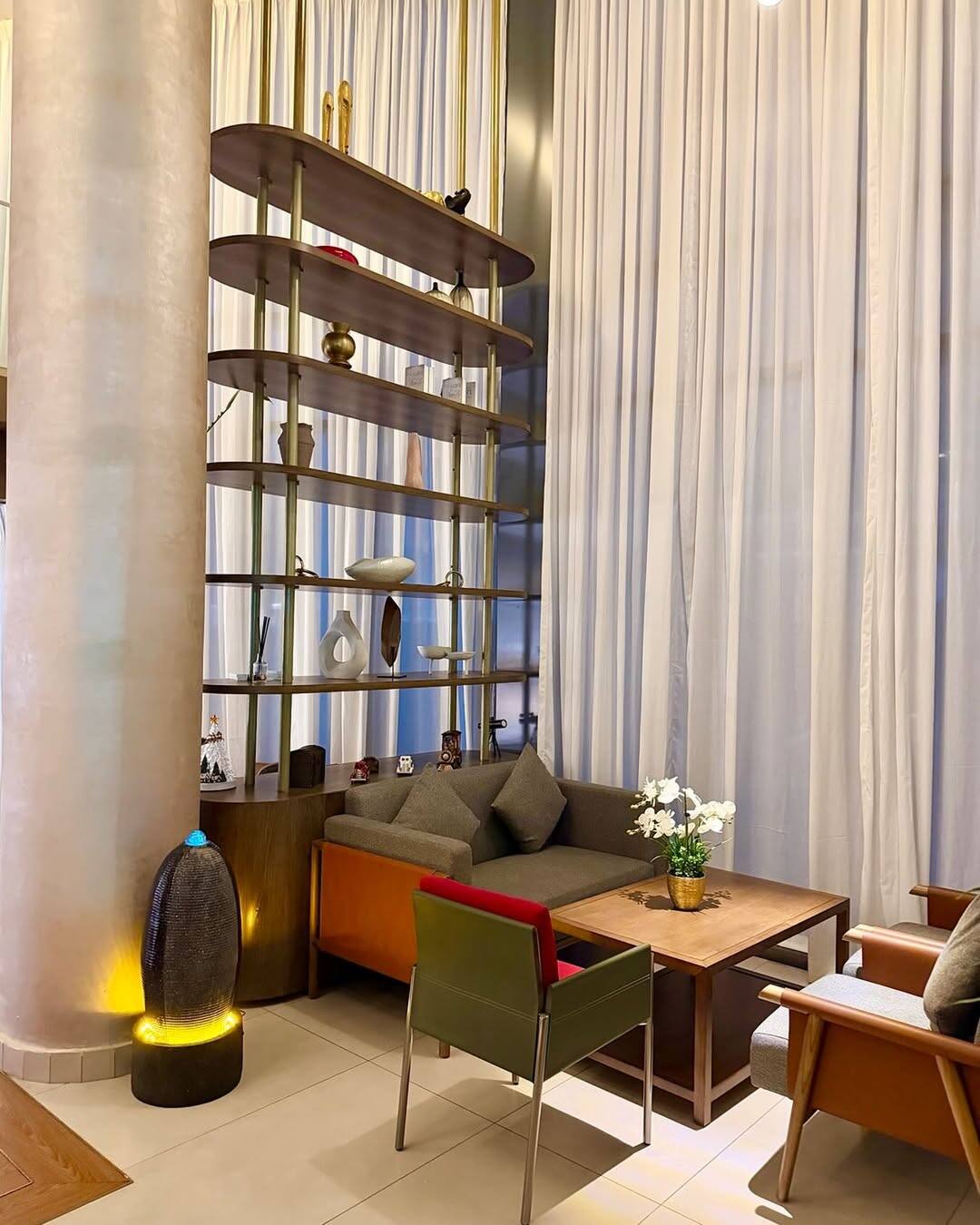 Interior seating at Je Me Régale